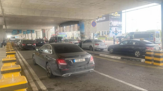 Ercan Havalimanı’nda taksicilerin işgali devam ediyor