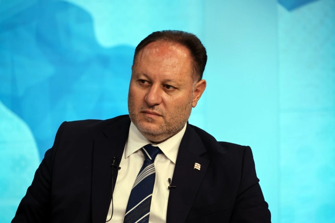 Öztürkler: Rumlar açıkça ateşle oynuyor